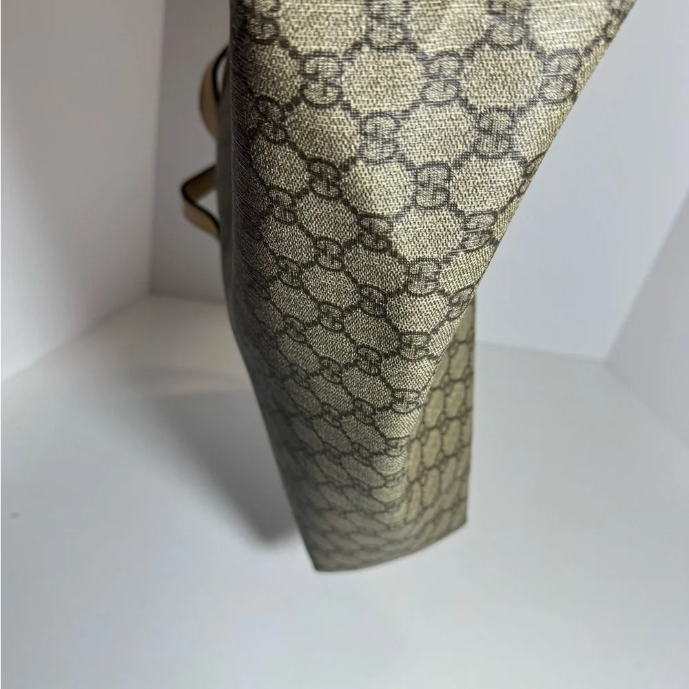 Gucci Tan and Brown Signature Tote - Picture 4 of 14